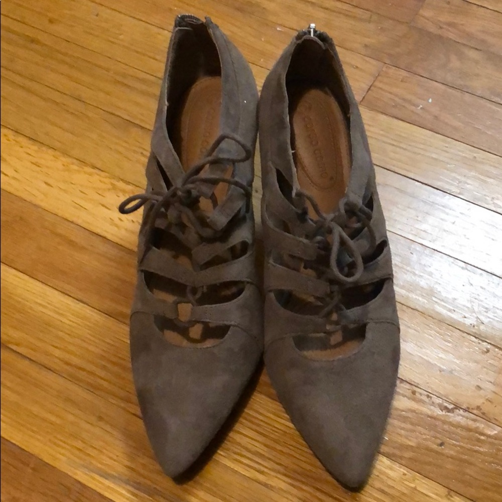 Corso Como gray suede pumps